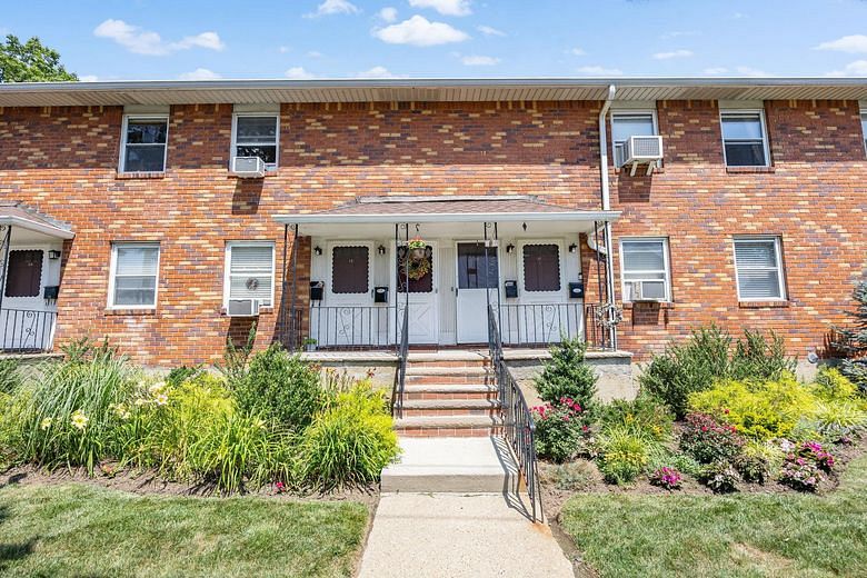 1 Childs Avenue #2E