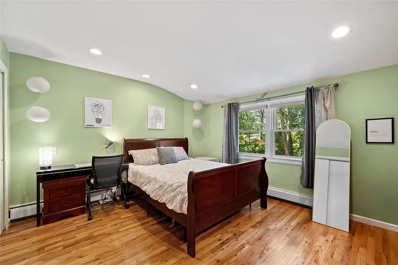 10 Hunting Hill Road