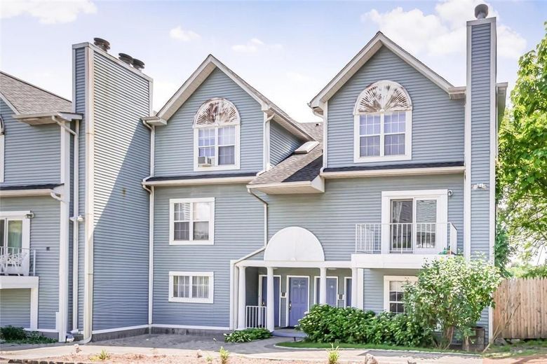 10 Nob Hill Drive