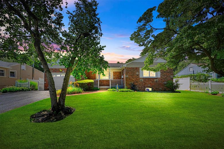 10 Satinwood Road