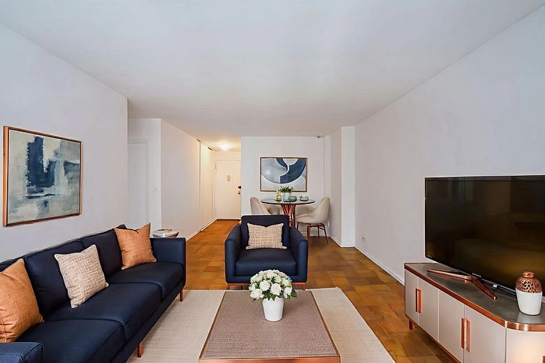 10 West 15th Street #423