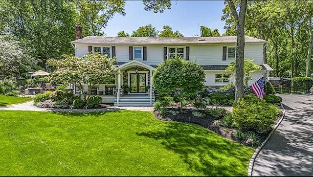 10 Woods Edge Court