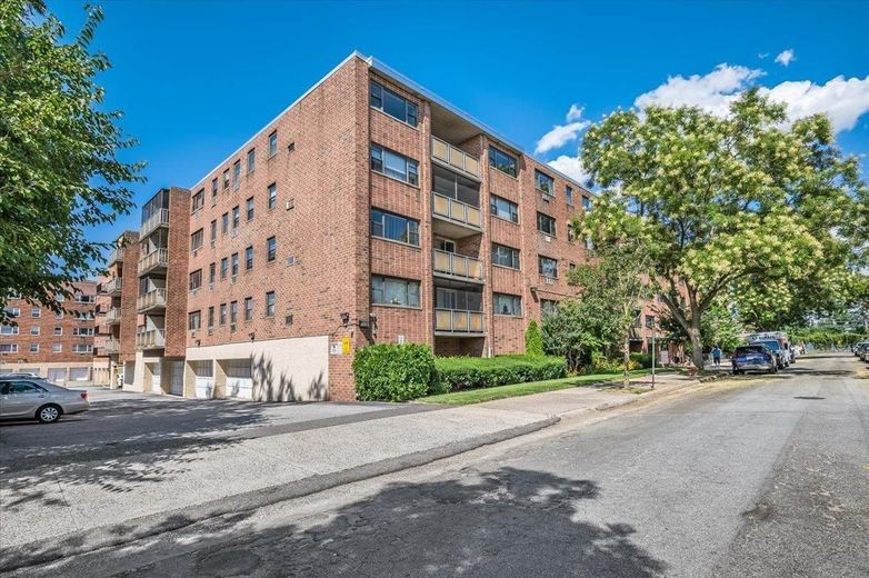 100 Clinton Avenue #4T