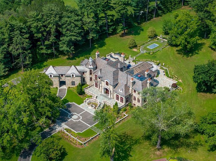 102 Horseshoe Road