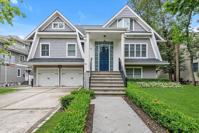 1029 New McNeil Avenue