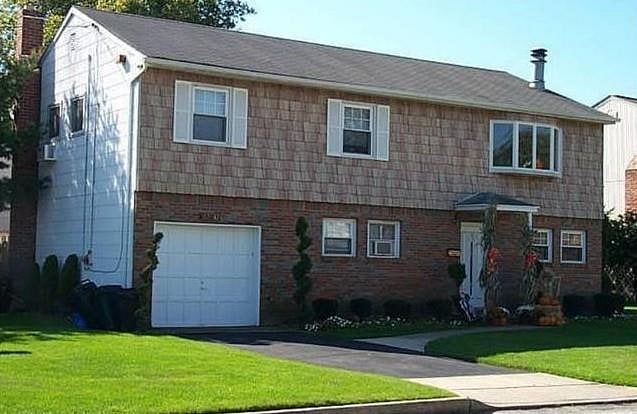 1040 Donna Court