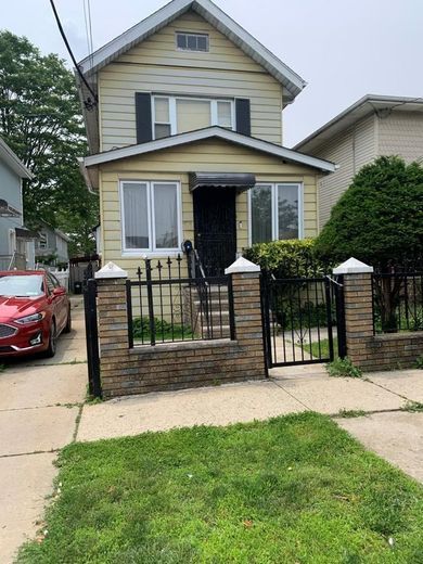 105-08 134 Street