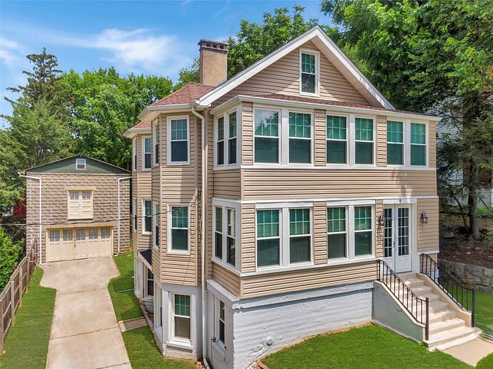 11 Spruce Street