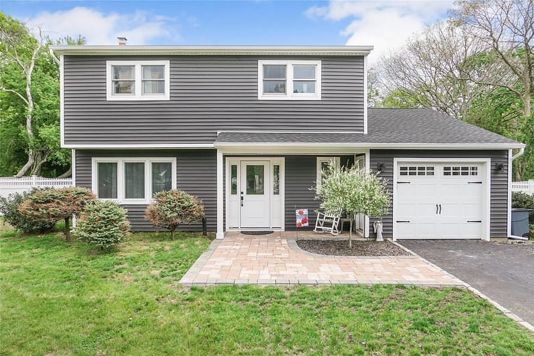 11 Susan Drive