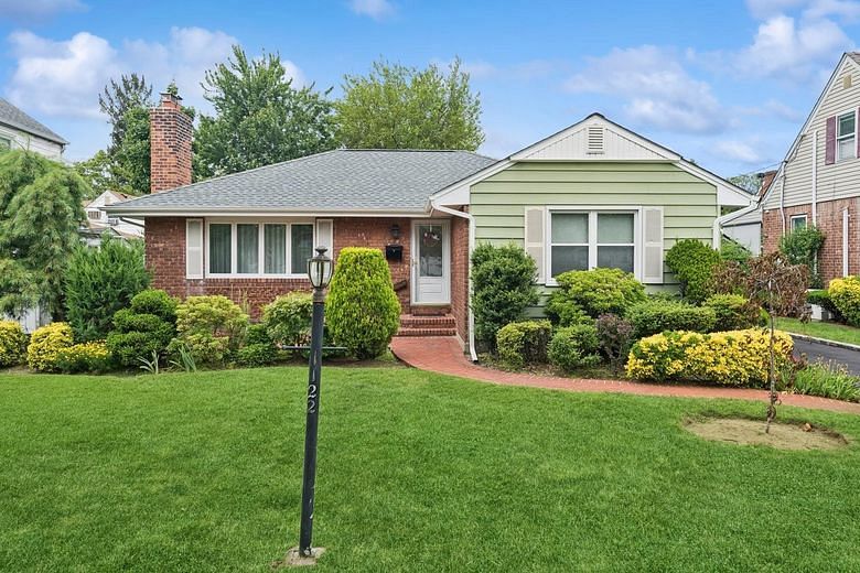 1122 Scott Drive