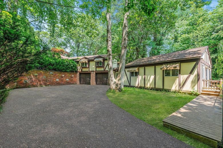 114 Oakwood Drive