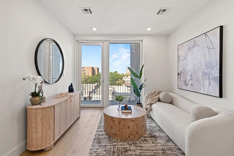 1173 Rogers Avenue #4C