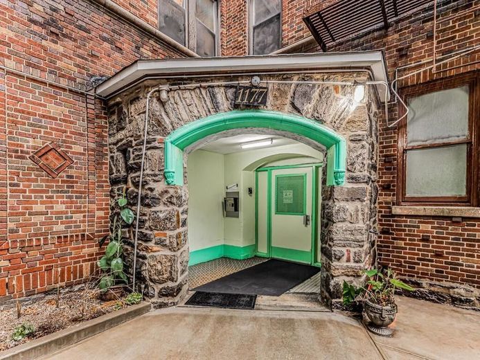 1177 Anderson Avenue #2D