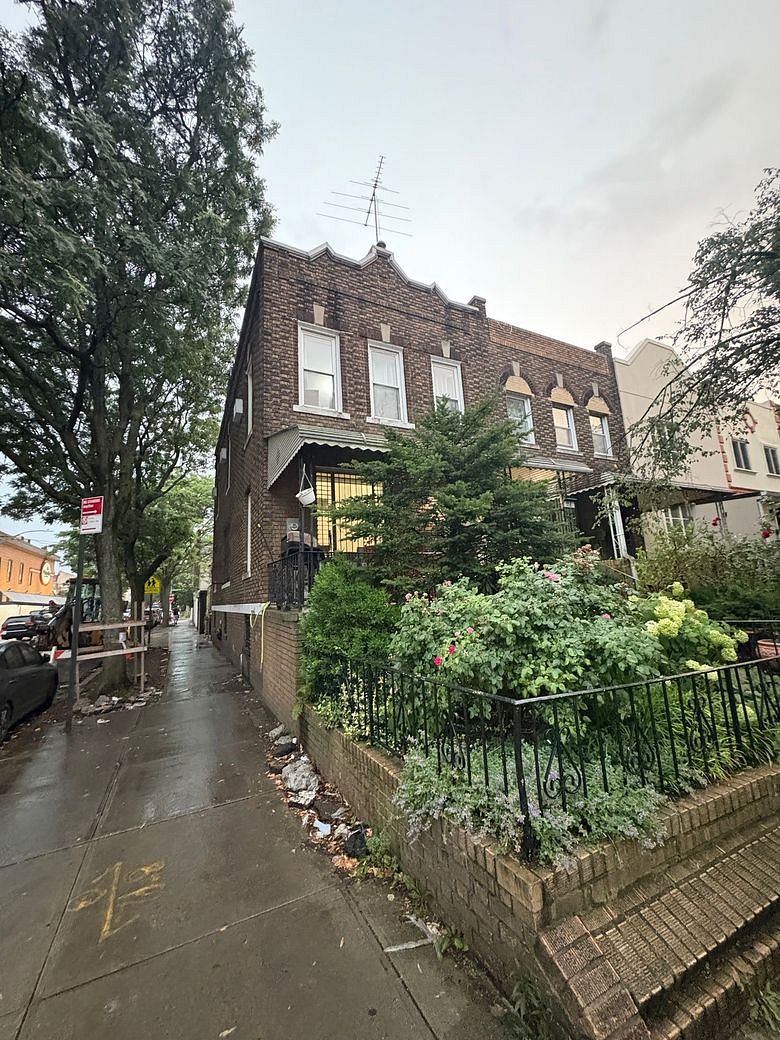 118 Webster Avenue