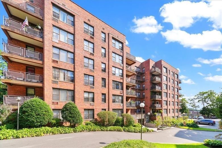 119 S Highland Avenue #1b