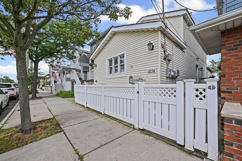12-34 Cross Bay Boulevard