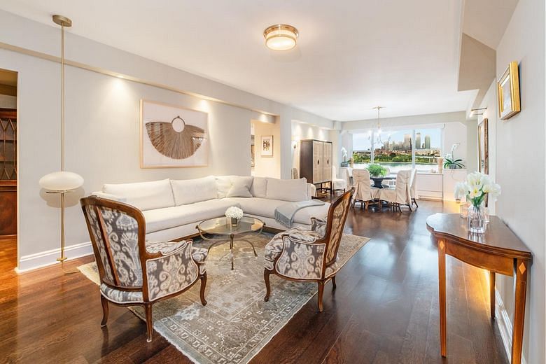 12 Beekman Place #11B