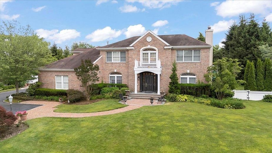 12 Caumsett Farms Lane