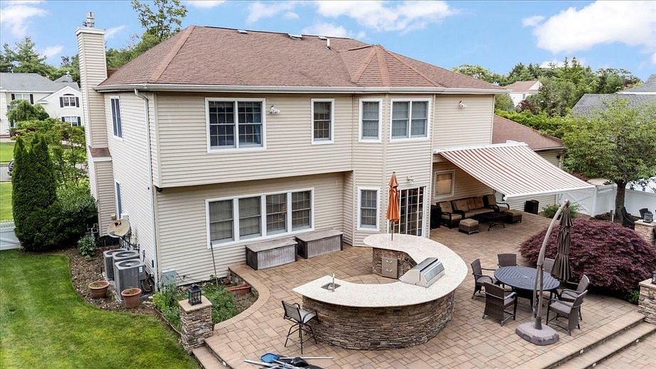 12 Caumsett Farms Lane