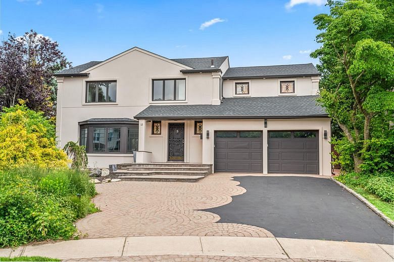 12 Foxhurst Court