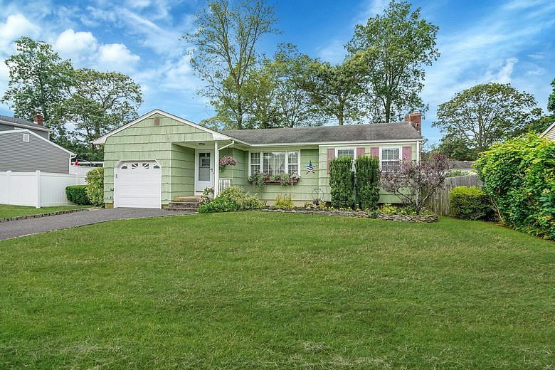 12 Pine Cone Street