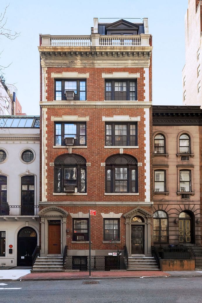 122 East 38th Street