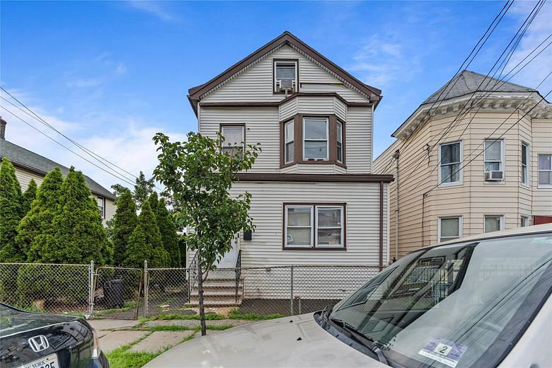 122 S High Street