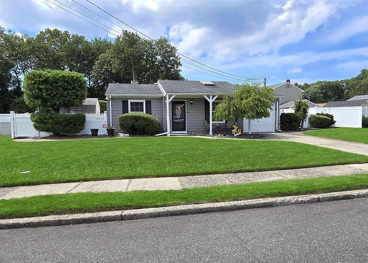 122 Stuyvesant Drive