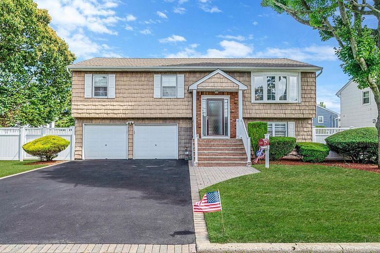 126 Farmers Avenue