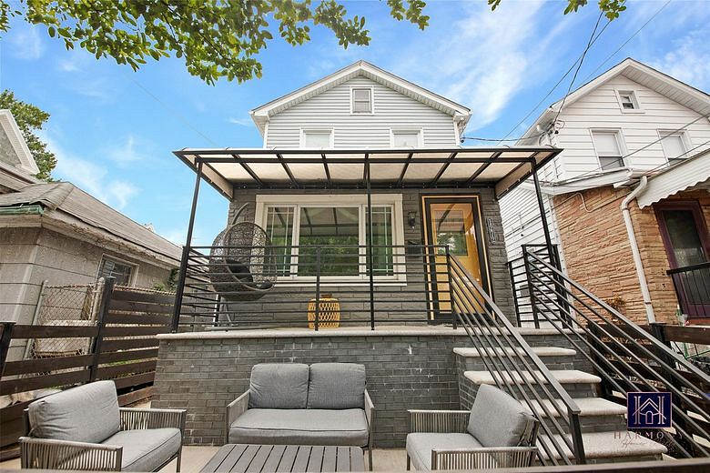 1272 E 38th Street
