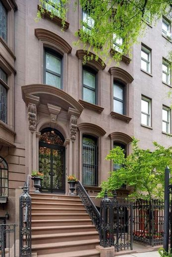 129 East 35th Street