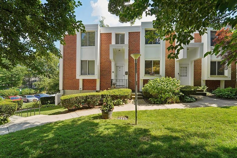 1301 Fox Glen Drive ##1301 The 