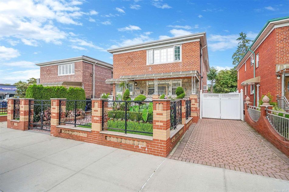 Homes For Sale in Flatlands Yoreevo