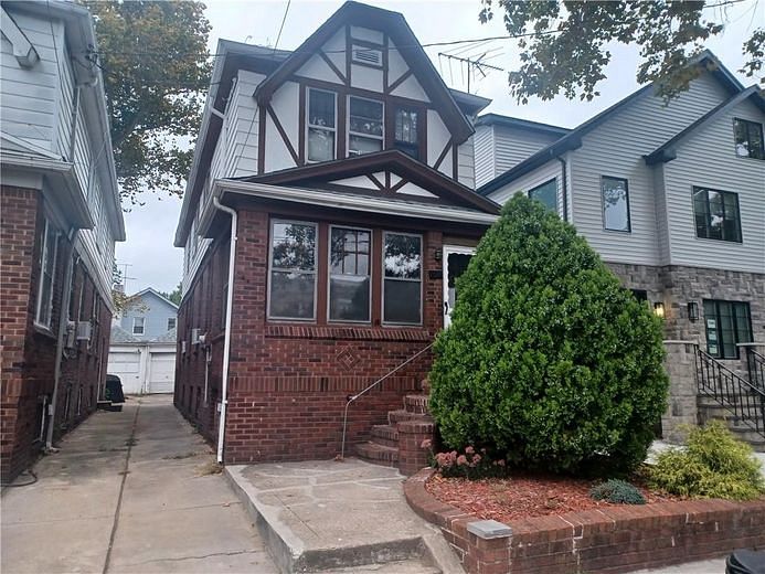 1328 E 35th Street