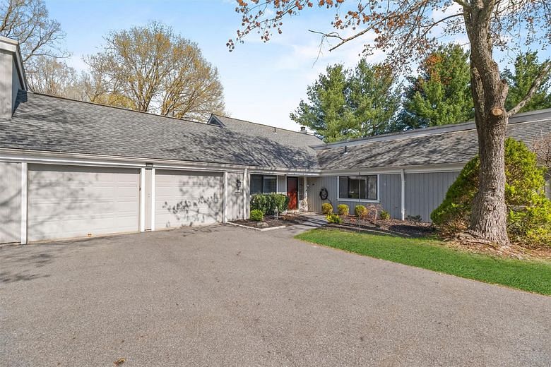 133 Heritage Hills #B