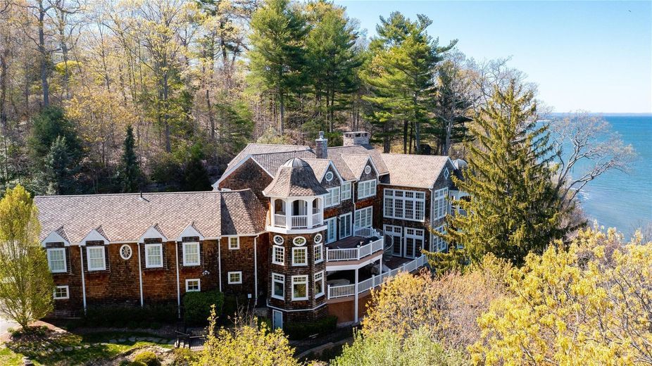 1386 Ridge Road