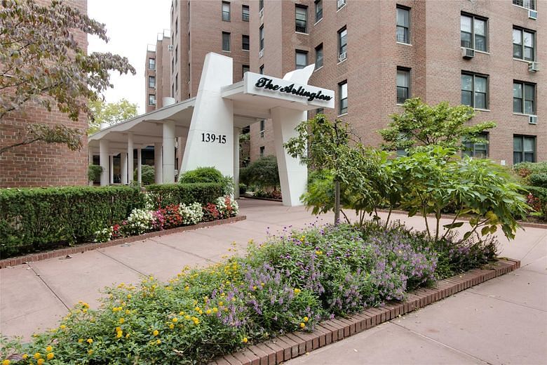 139-15 83 Ave #219