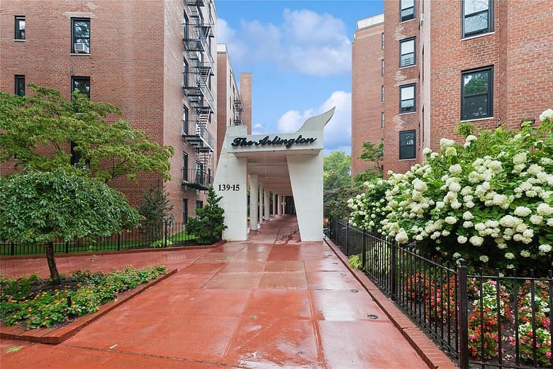 139-15 83 Avenue #629
