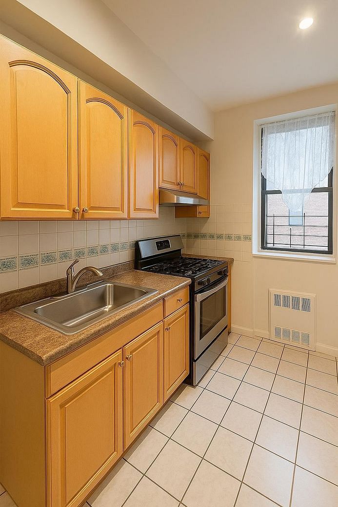 139-15 83 Rd Ave #101