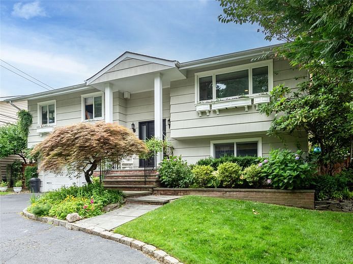 139 Cow Neck Road