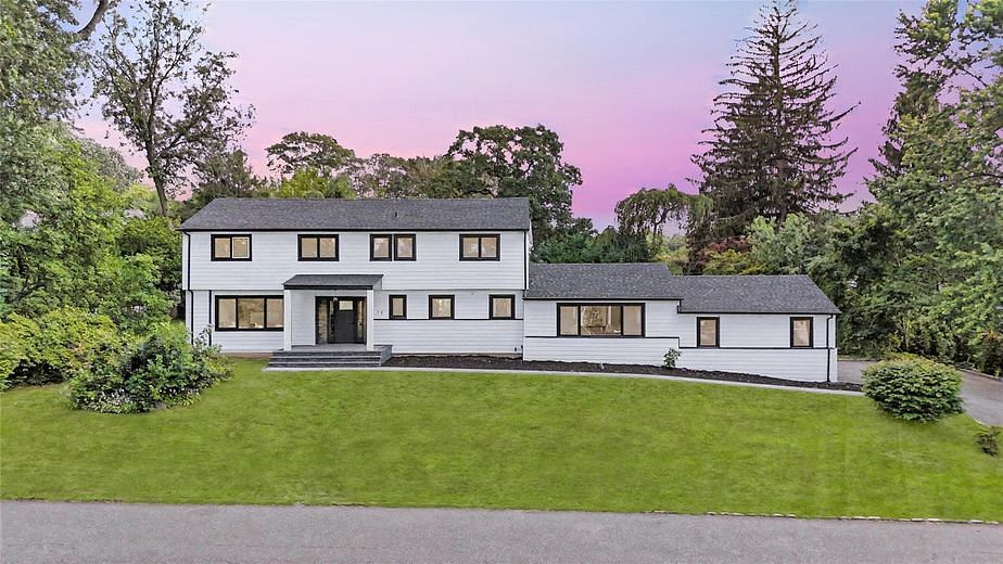 14 Lakeville Drive