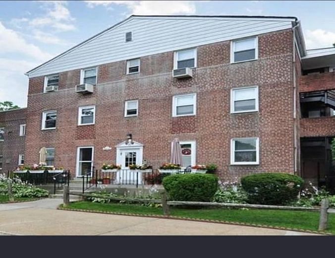 14 Leewood Circle #6L