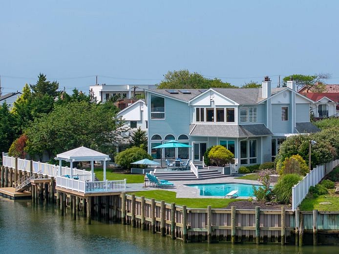 1416 Bay Boulevard