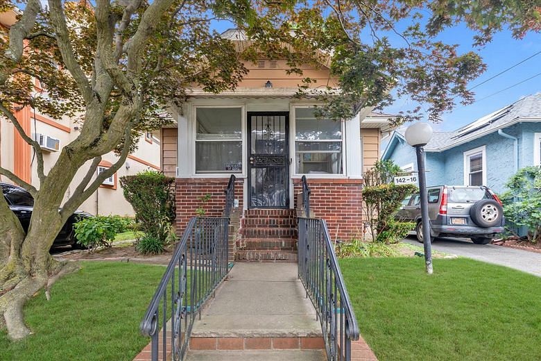 142-16 223 Street