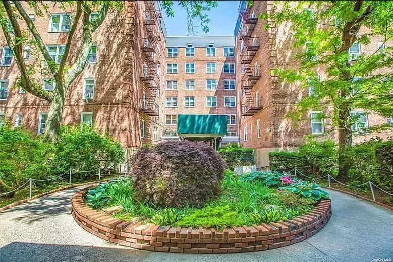 144-45 Sanford Avenue #6A