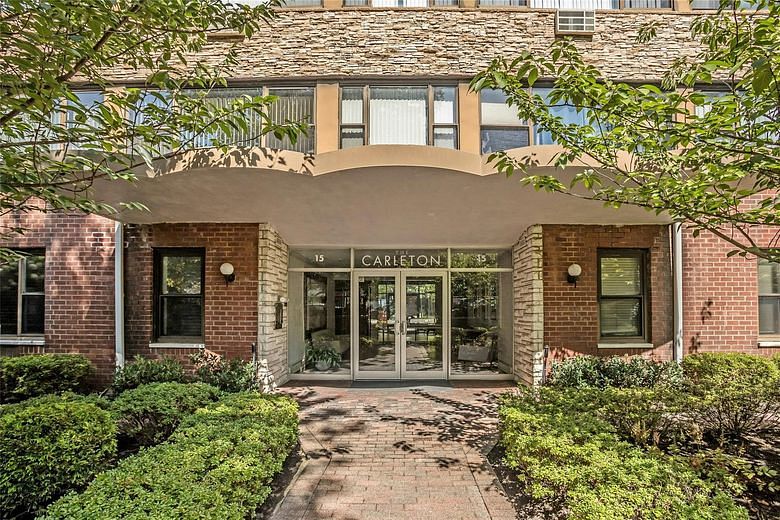 15 Hill Park Ave Avenue #1C