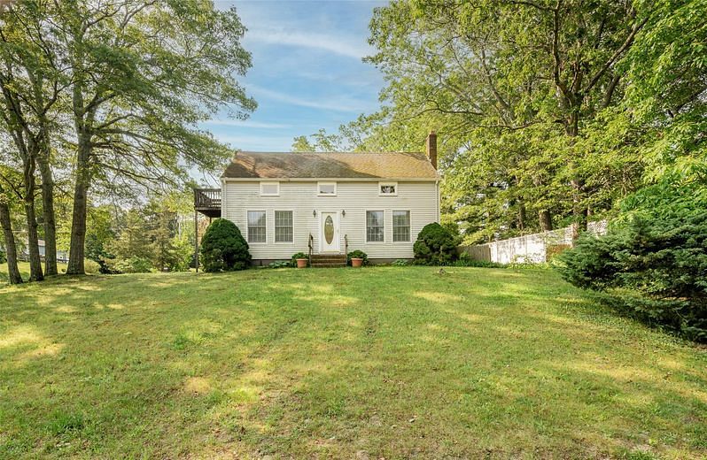 15 Holzman Drive