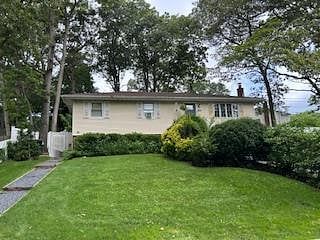 15 Sayville Road