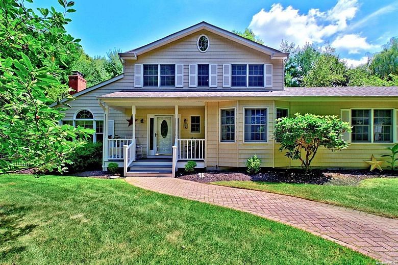 150 N Woods Drive