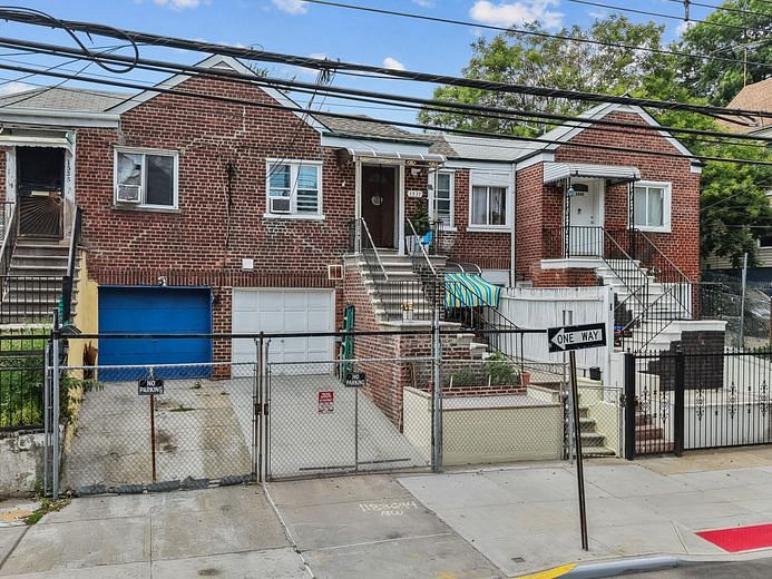 1537 Beach Avenue
